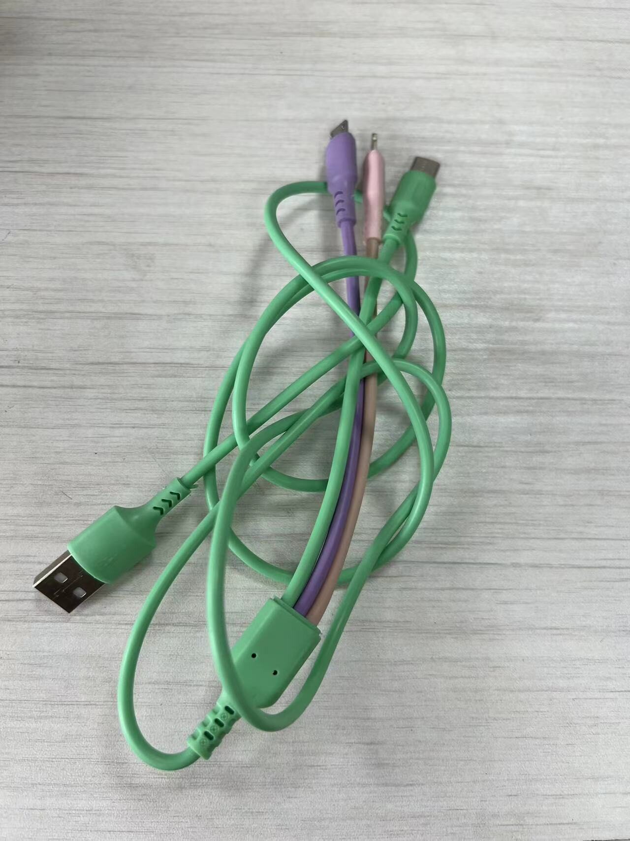 一拖三 快充线*1 礼品代发 2.50元起